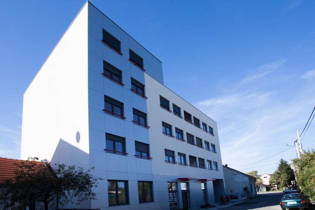 Theos Atelier Self Check In Apartment W Free Private Parking Zagreb Exterior foto